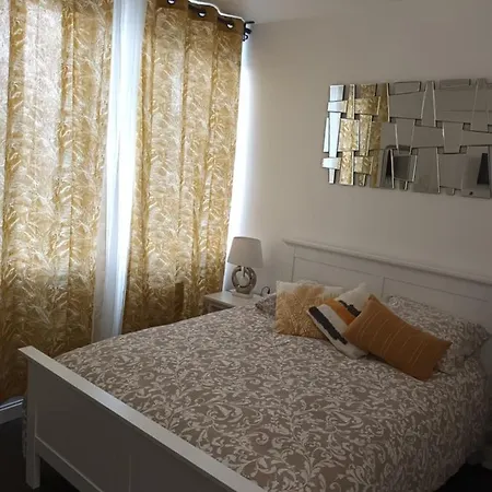 : Studio Centre Apartment *